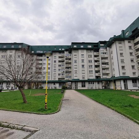Family Apartment Tuzla Eksteriør billede