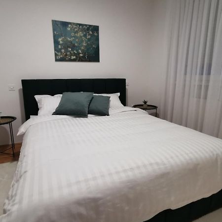 Family Apartment Tuzla Eksteriør billede