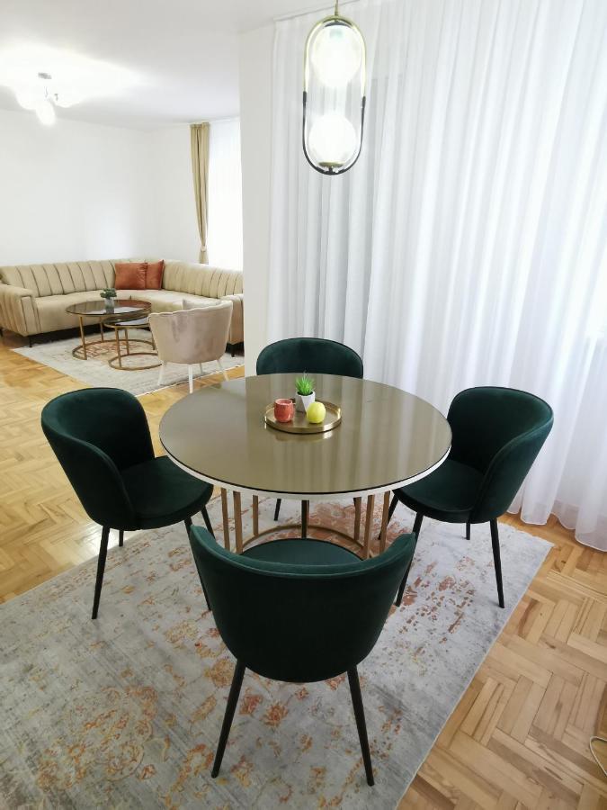 Family Apartment Tuzla Eksteriør billede