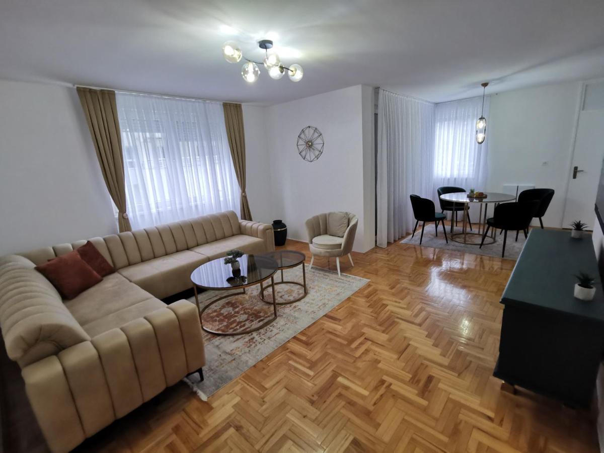 Family Apartment Tuzla Eksteriør billede