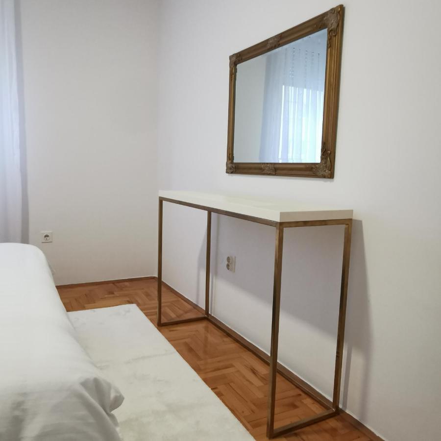 Family Apartment Tuzla Eksteriør billede